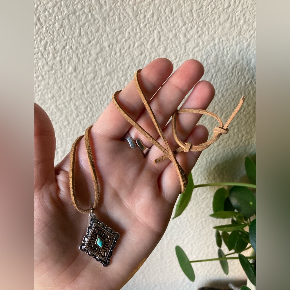 Western Boho Imitation Turquoise Pendant Necklace on Tan Suede Cord - Picture 3 of 8